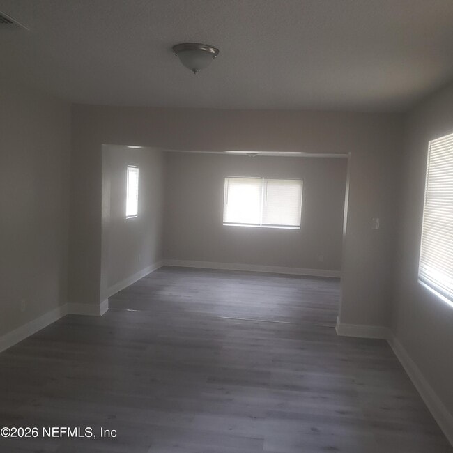 5531 Agra Ct