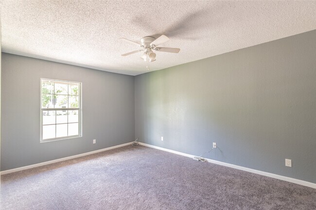 Photo - 5407 Thrush Dr