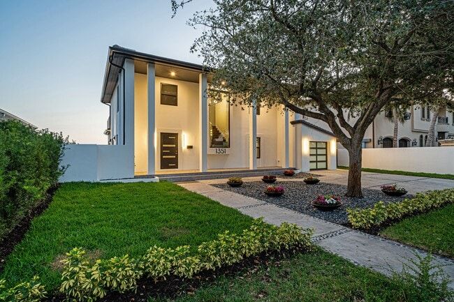 Photo - 1351 Bay Terrace