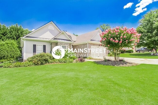 Photo - 3 Bedroom Pet-Friendly Home in Dallas, GA with Main Street Renewal