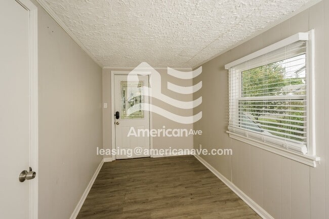 Photo - 1537 Taylor Ave
