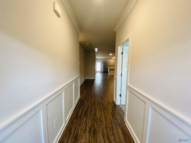 Photo - 408 Edgebrook Dr