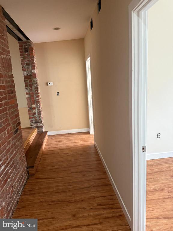 Photo - 550 N 52nd St