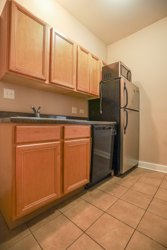 Photo - 1739 W Addison St Apartment Unit #1F