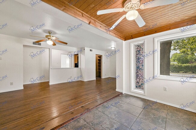 Photo - 2704 Highwood Dr