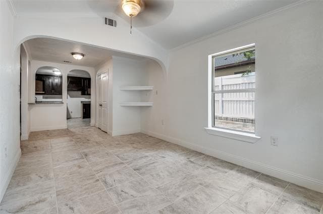 Photo - 568 W Hammond St