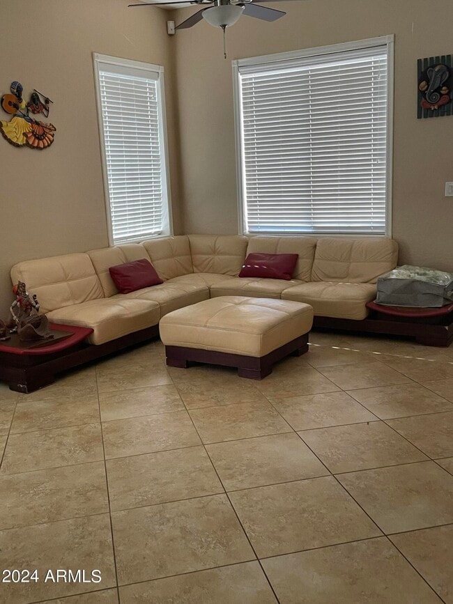 Photo - 1433 W Longhorn Dr