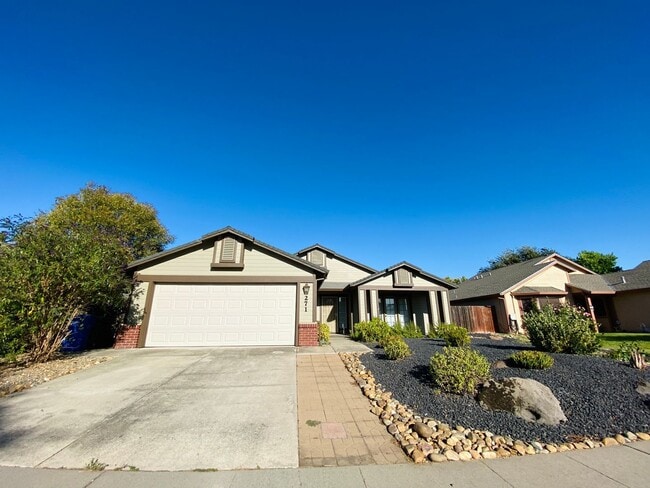 Photo - 271 Allport Dr