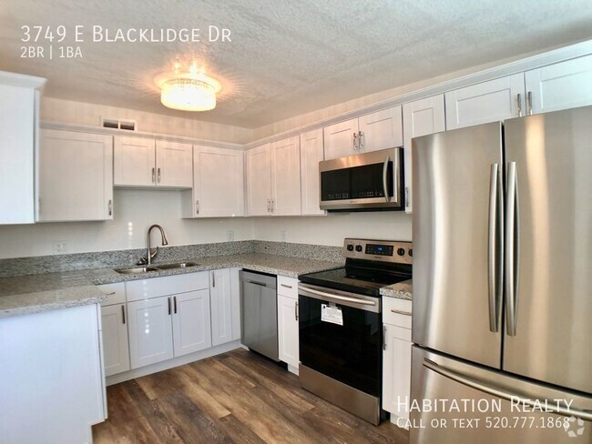 Building Photo - Beautifully renovated 2bd/1bath in Central... Rental