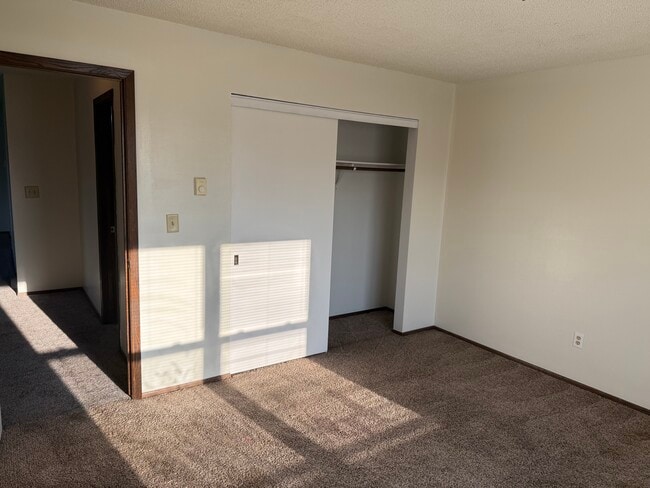109 E Monroe Ave