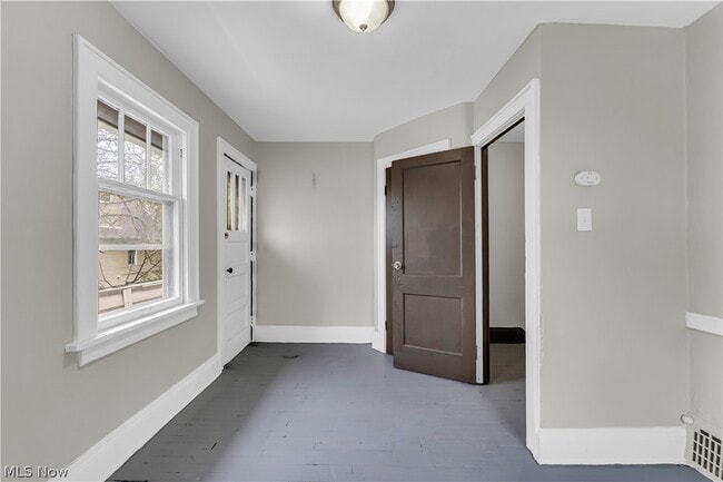 Photo - 1144 E 145th St Unit 2/Left