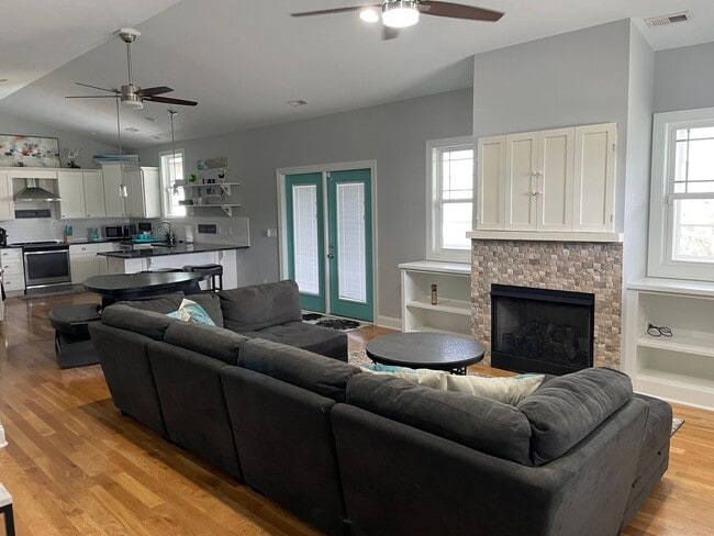 Photo - OFF-SEASON MONTHLY RENTAL - ESCAPE THE WINTER MONTHS!!!