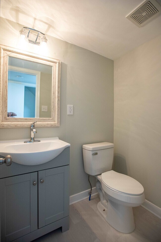 Photo - 2109 Lauderdale Dr