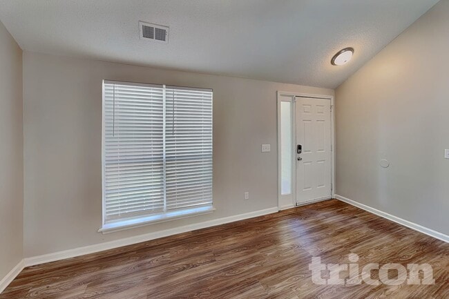 Photo - 3365 Prescott Pl NW