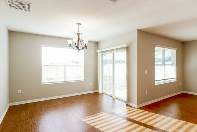 Photo - 586 Hartford Heights St