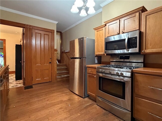 Photo - 301 W Clinton St