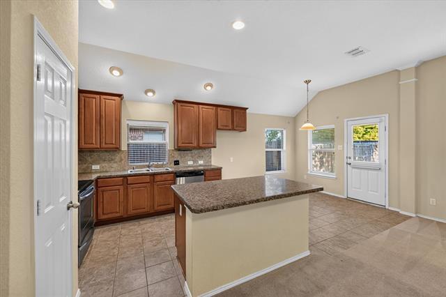 1136 Ainsworth Dr