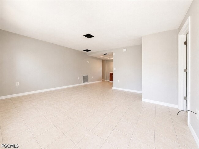 Building Photo - 5461 Eleventh Ave