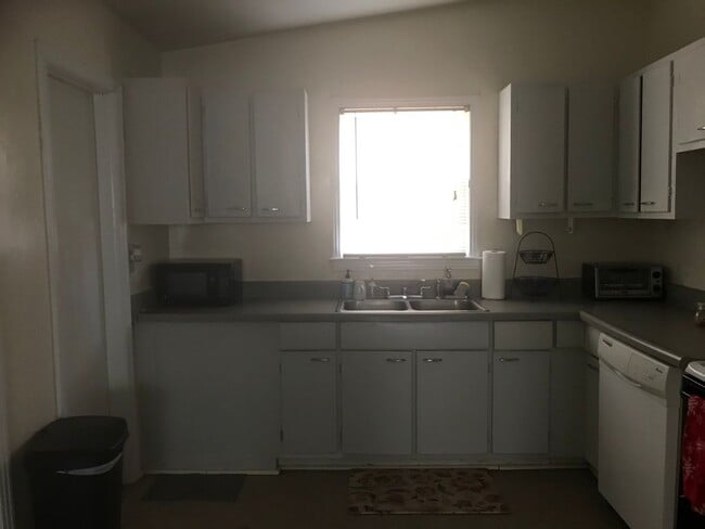 Photo - 3 Bed House on Atkamire Drive, close to stadium. Available August 2026!