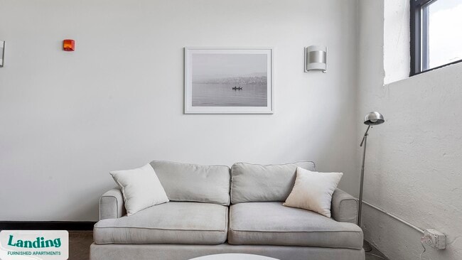 Photo - 700 Everett St Unidad 2022.1404941