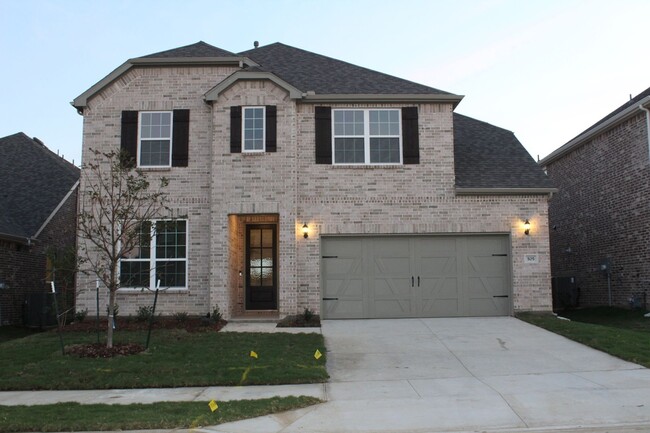 5 Bedroom Single Family Home in Little Elm - 5 Bedroom Single Family Home in Little Elm