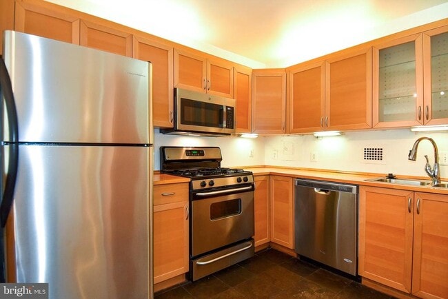 Building Photo - 5500 Friendship Blvd Unit 816N