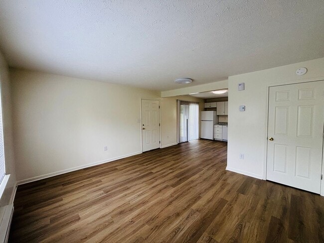 Photo - 345 Wakeman Ct NE