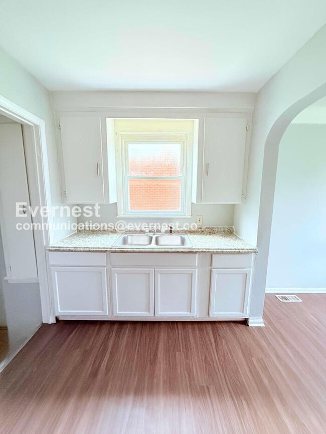 Photo - 19180 Trinity St