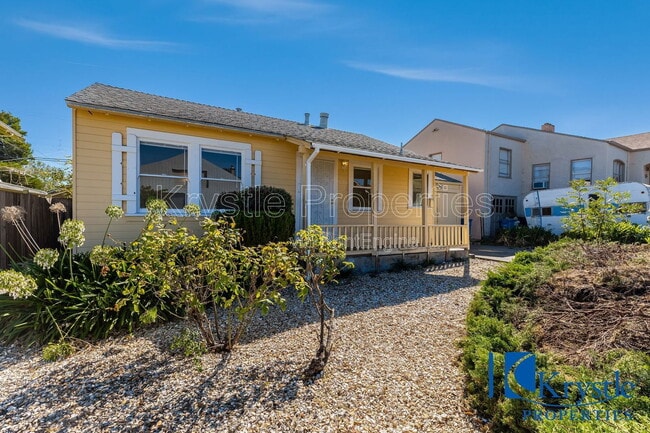 Photo - 1035 Virginia St