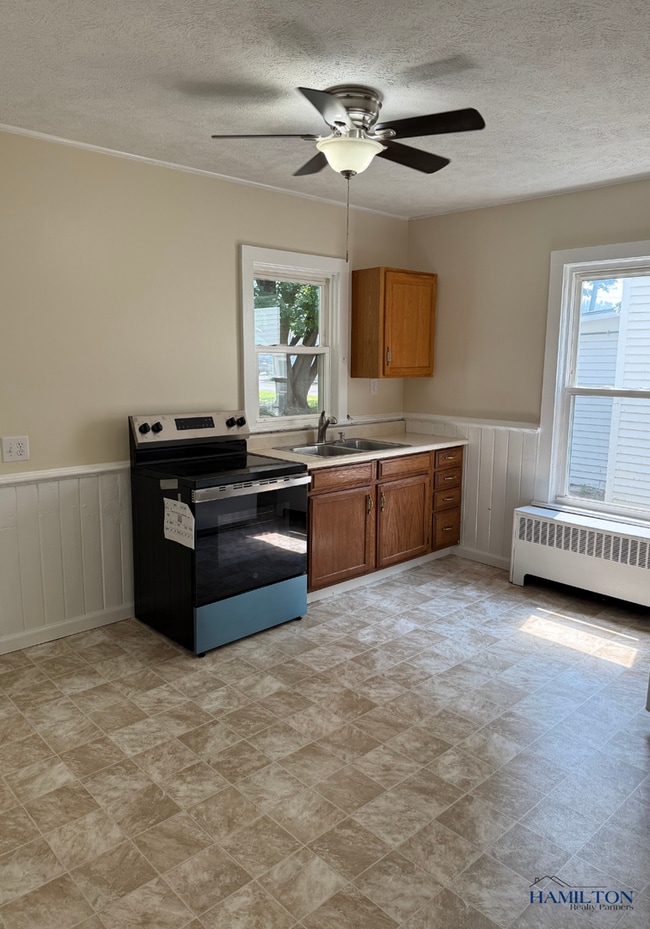 Building Photo - 144-146-146 Madison St Unit 146 Rental