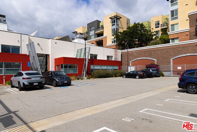 130 S Hewitt St Unidad 31