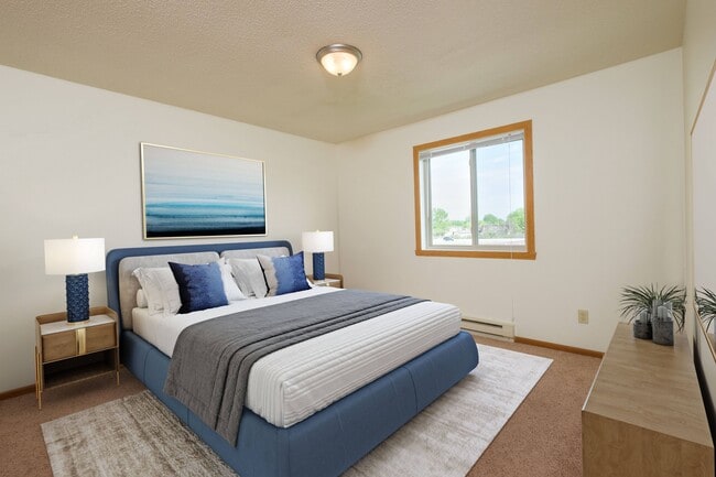 Fargo, ND Oak Court Apartments | Bedroom
