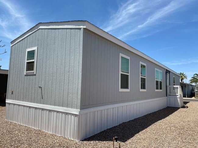 Photo - 2060 N Center St