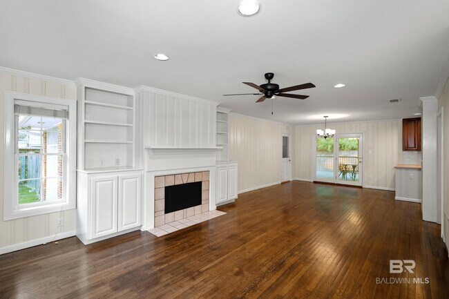 Photo - 25 Laurel Ave