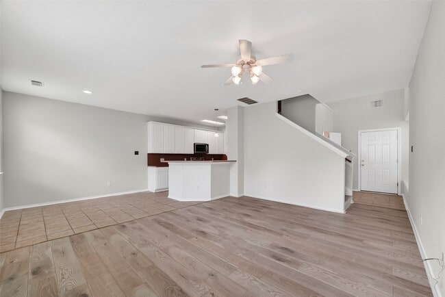 Photo - 16623 Newglen Ln