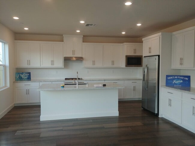 Photo - 2481 Azalea Ave