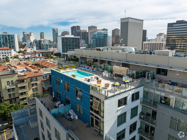 Building Photo - Current Rental