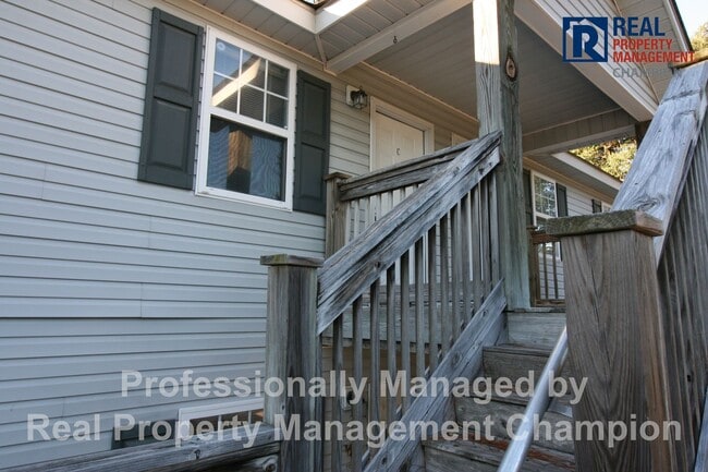 Photo - 3 BD/2 BA Upper Unit Condo in Hawthorne Pa...