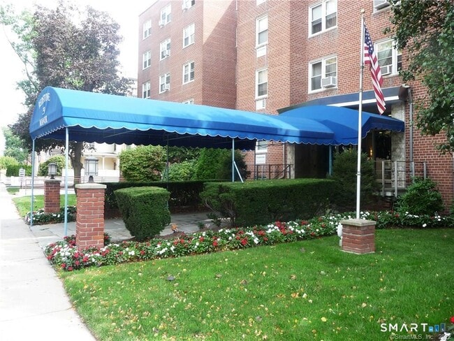 Building Photo - 39 Glenbrook Rd Unit 2R