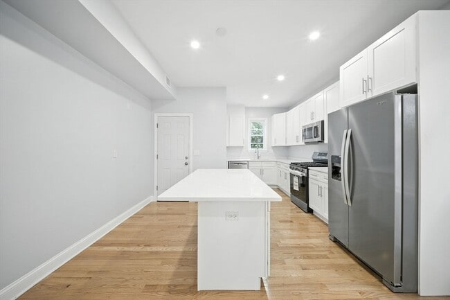 Photo - 155 Wellington Hill St Unidad 3