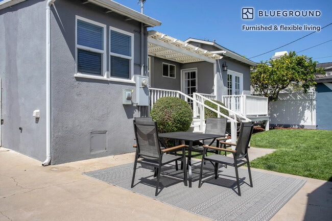 Photo - 8364 Westlawn Ave