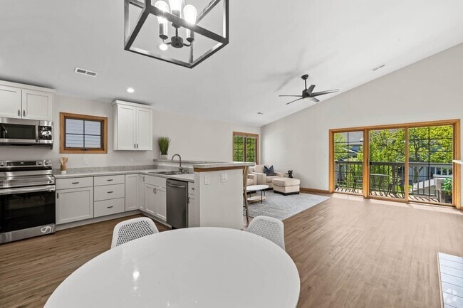 Building Photo - 2264 Circle Ridge Rd Rental