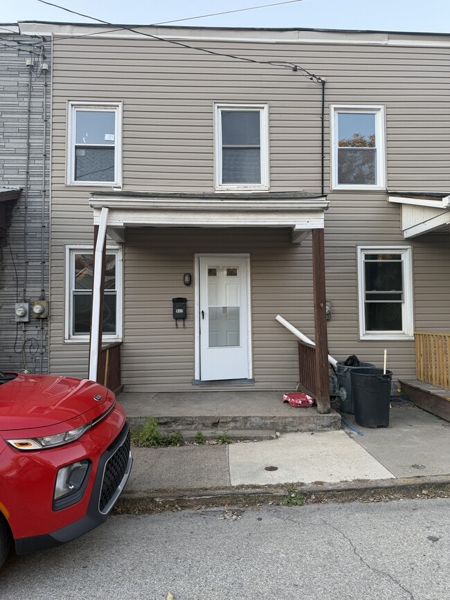 Building Photo - 901 Cliff St