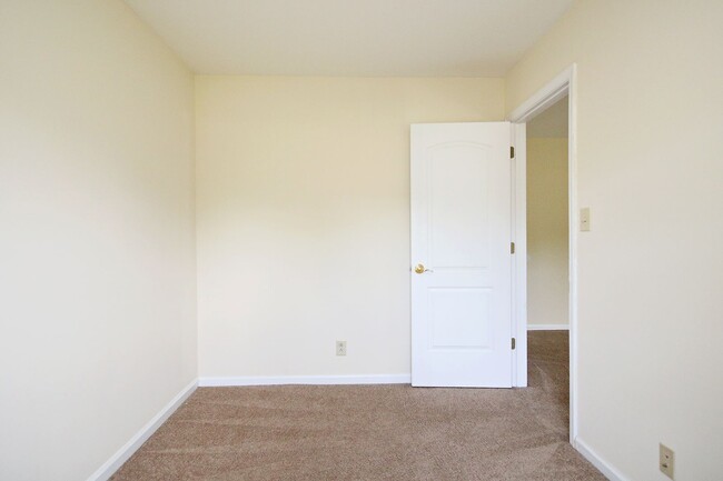 Photo - Pet-Friendly Villas at Southern Ridge Apartment