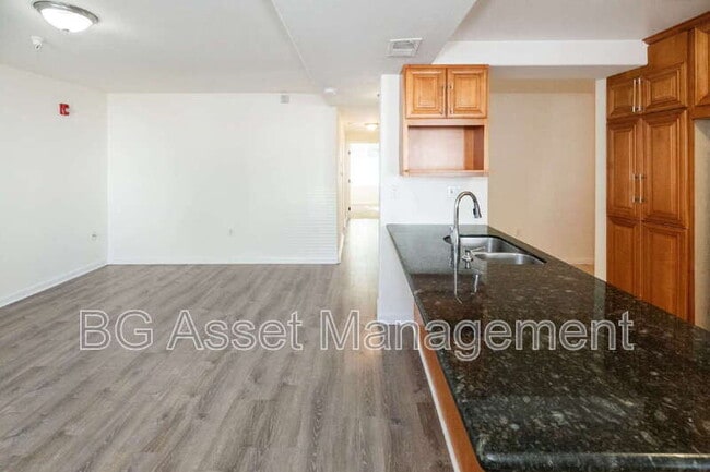 Photo - 1459 MacArthur Blvd Unit 11