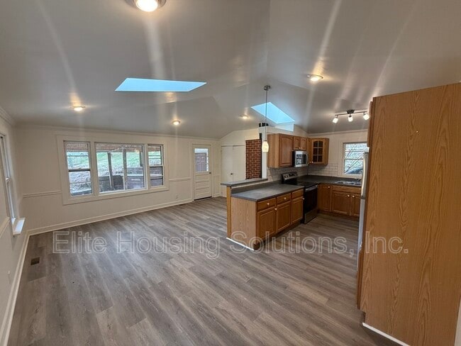 Photo - 1068 Matson Dr