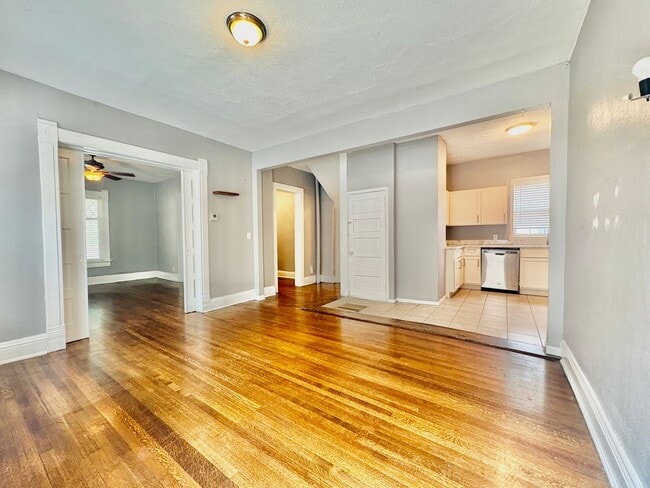 Building Photo - 3737 Central St Unit 3737-1