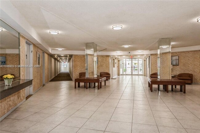 Photo - 1913 S Ocean Dr Unidad 129