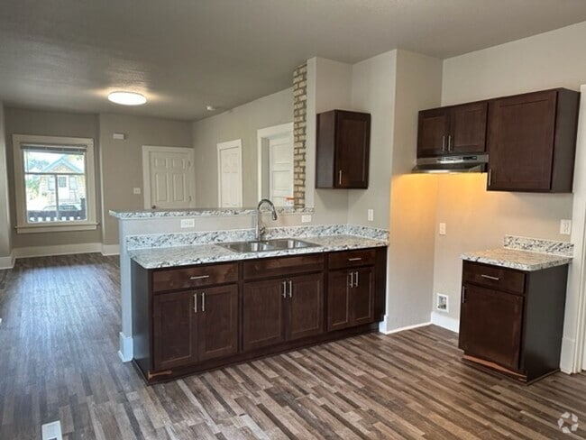 Building Photo - 20 W Melvina St Unit 1920 Lower Rental
