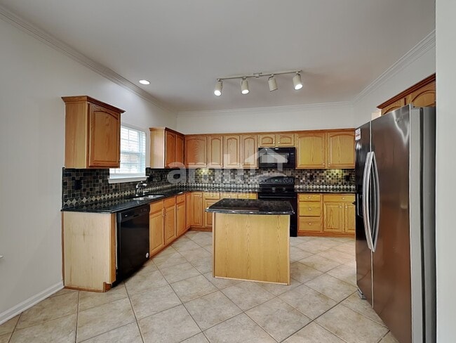 Photo - 2005 Brook Valley Run